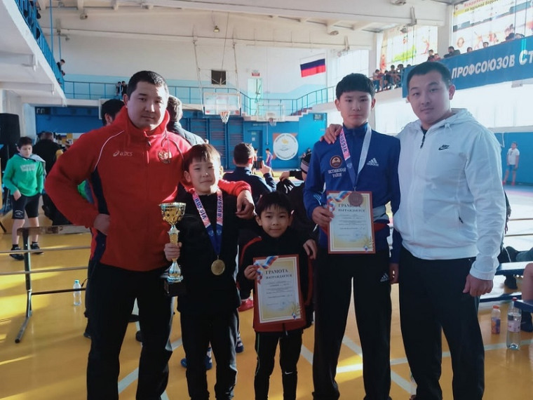 Наши юные спортсмены стали обладателями золотой и бронзовой медалей в межрегиональном турнире.. Наши юные спортсмены стали обладателями золотой и бронзовой медалей в межрегиональном турнире..